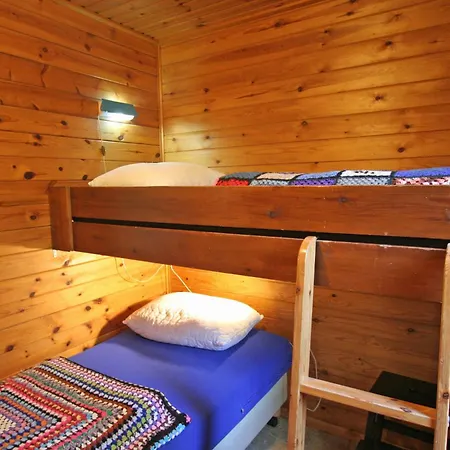 De Roek Vakantiebungalows 홀리데이파크 *