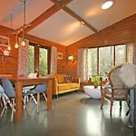 假日公园 De Roek Vakantiebungalows *